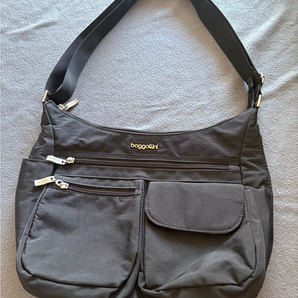 BAGGALLINI Modern Everywhere Hobo Bag, Black